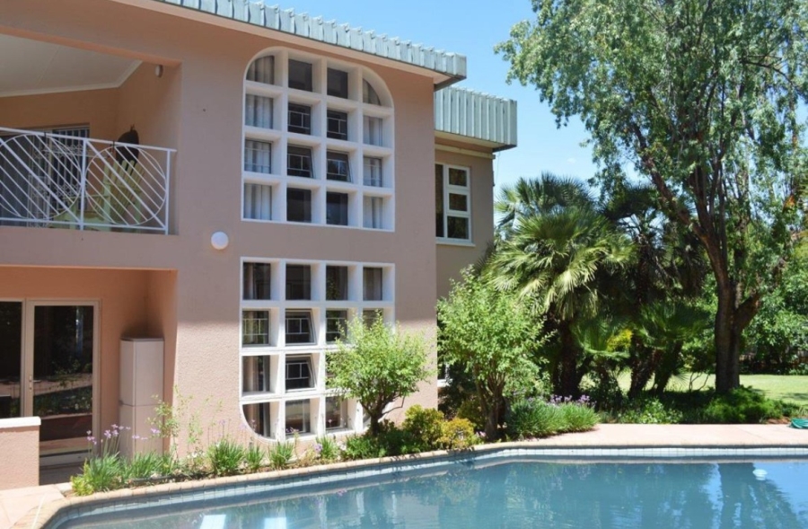 5 Bedroom Property for Sale in Wilkoppies North West